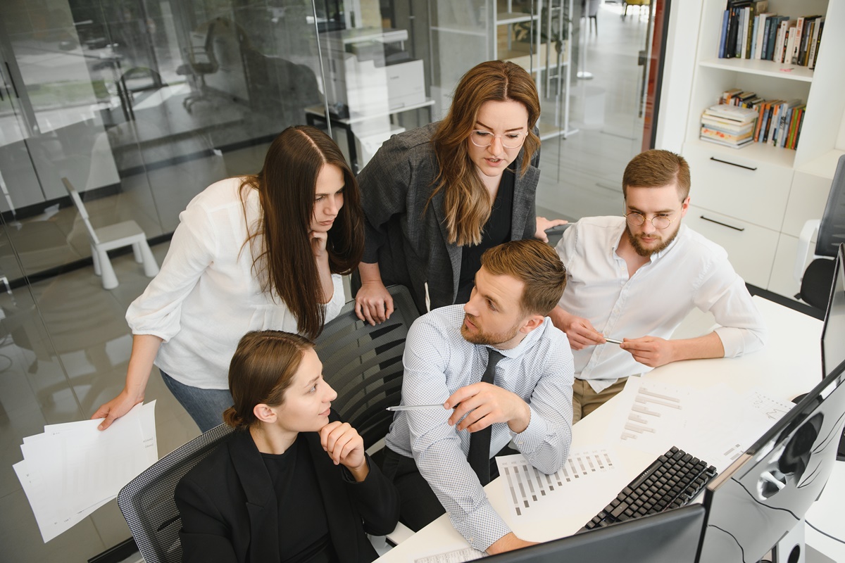 Duy trì sức khỏe toàn diện cho dân văn phòng qua vận động và nghỉ ngơi